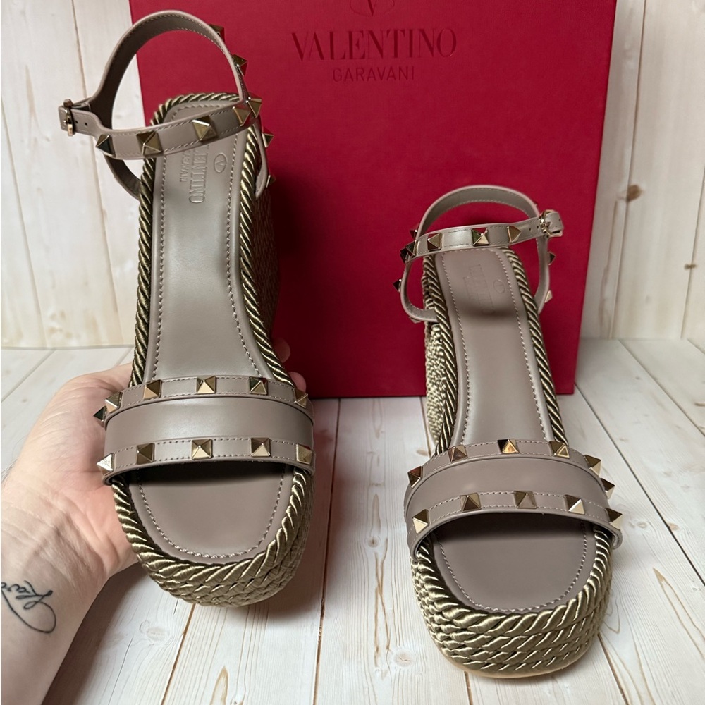 Valentino Garavani Rockstud Torchon Espadrille Wedge Taupe Sz 41 / 11 - Picture 8 of 15